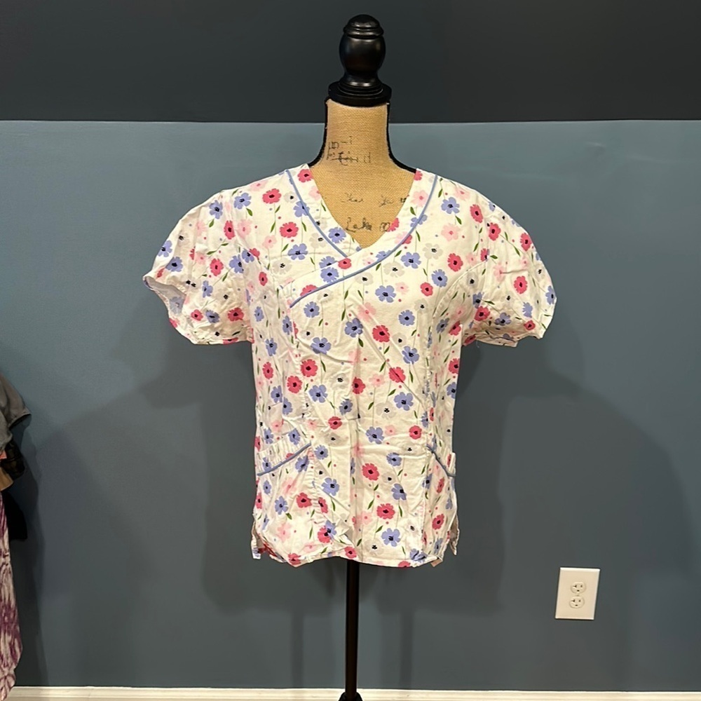 Dickies scrub top size medium women’s - Picture 1 of 8